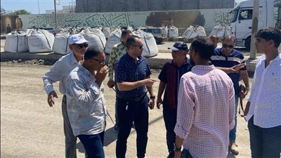 رئيس جهاز دمياط الجديدة يتفقد أعمال صيانة وتوسعات طرق الميناء