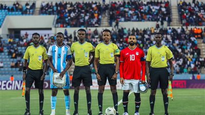 طاقم حكام جامبي يدير مباراة منتخب مصر ضد بتسوانا 