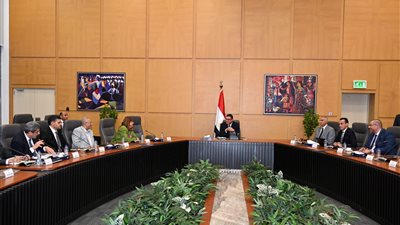 وزير الإسكان يكشف موقف تنفيذ شقق 