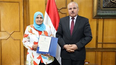 رئيس جامعة القناة يُكلف منى حسن بالعمل وكيلًا لكلية التمريض 
