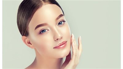 قناع الفراولة وصودا الخبز، وصفة سحرية لتنظيف البشرة العادية بعمق