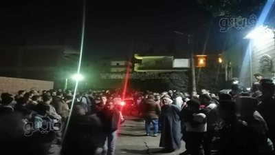 كانت خايفة يطلقها، تشييع جنازة ضحية زوجته بالشرقية (صور)