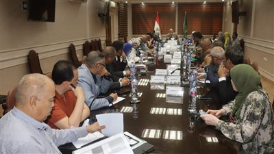 محافظ القليوبية يعقد اجتماعا لمناقشة استعدادات العام الدراسي الجديد 