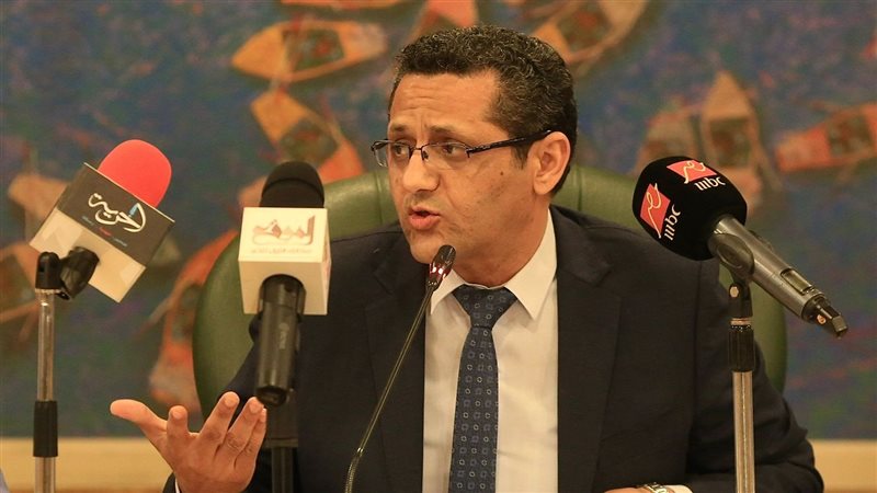 الكاتب الصحفي خالد