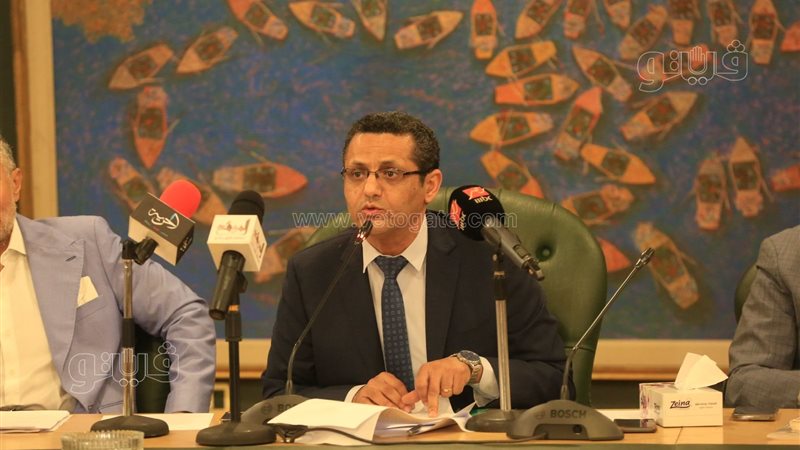 الكاتب الصحفي خالد