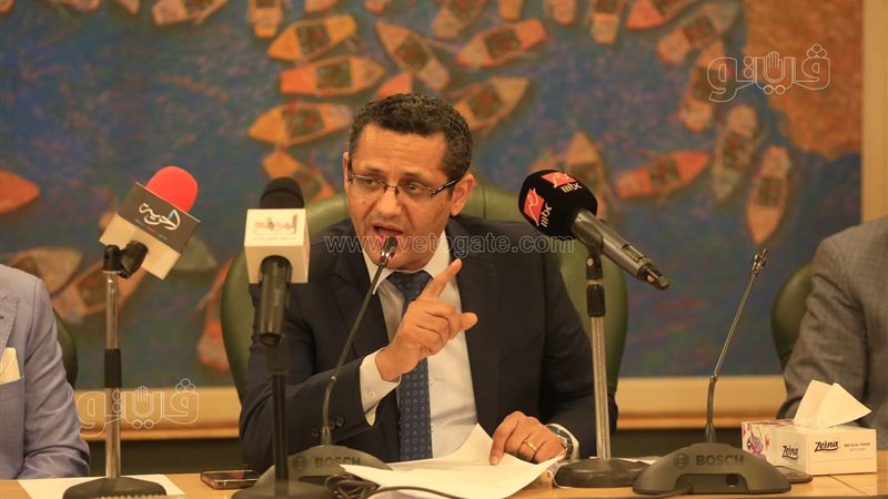 الكاتب الصحفي خالد