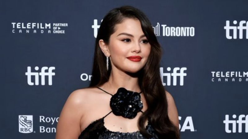 سيلينا جوميز، فيتو