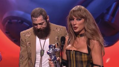 حفل VMAs، تايلور سويفت تفوز بأغنية الصيف مع بوست مالون وتتذكر أحداث ١١ سبتمبر