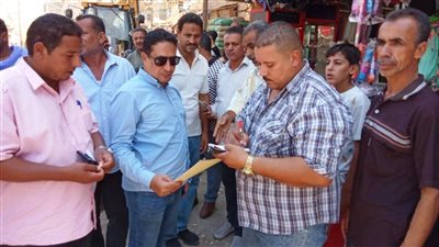 حملات لرفع الإشغالات ومراجعة تراخيص المحال التجارية بسوهاج 