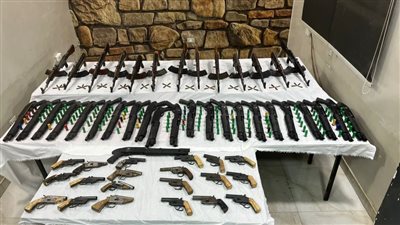 حملة أمنية تضبط 42 سلاحا ناريا و16 قضية مخدرات فى أسيوط وأسوان ودمياط 