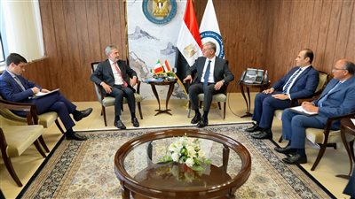وزير البترول يستقبل السفير الإيطالي لبحث حجم التعاون مع شركات الطاقة الإيطالية
