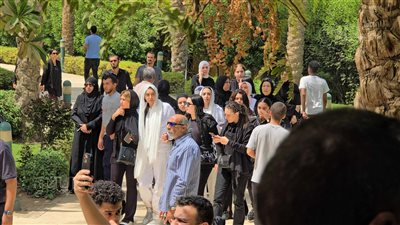ودعوه بالأبيض، انهيار أسرة إيهاب جلال في تشييع جثمانه لمثواه الأخير (صور)