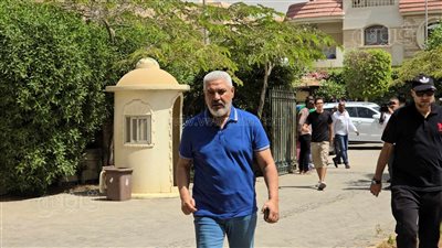 جمال عبد الحميد وباسم مرسي والنقاز وعلي جبر يحضرون جنازة إيهاب حلال (صور)