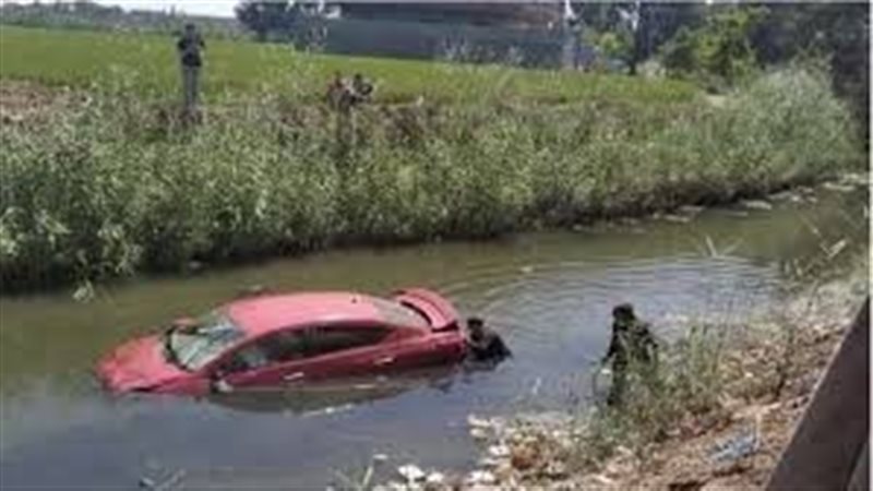 سقوط سيارة فى الترعة