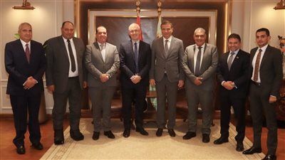 وزير الزراعة يبحث مع إحدى كبريات الشركات العالمية لتصنيع الألبان سبل تعزيز استثماراتها بمصر