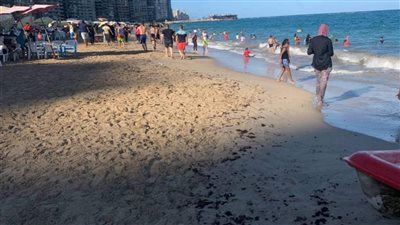 إقبال ضعيف على شواطئ الإسكندرية 