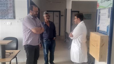 وكيل صحة شمال سيناء يحيل المتغيبين بوحدات الرعاية بالشيخ زويد للتحقيق