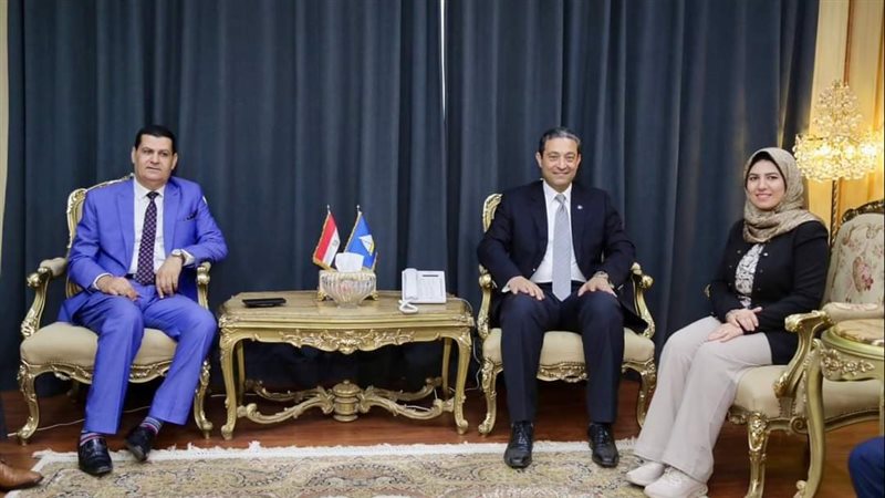 محافظ دمياط يستقبل