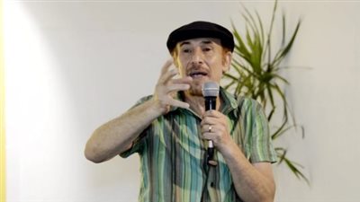 طارق الكومي نقيبا للفنانين التشكيليين