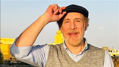 كل ما تريد معرفته عن نقيب الفنانين التشكيليين الجديد طارق الكومي 