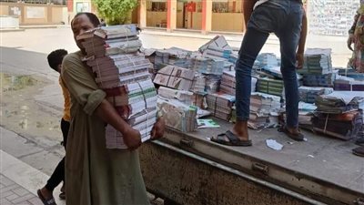 وصول الكتب الدراسية لمدارس الجيزة وبدء تسليمها للطلاب