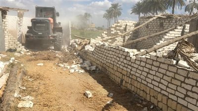 حملات مكثفة لإزالة المخالفات في الإسماعيلية (صور) 