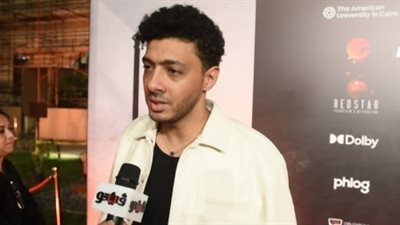 أسامة الهادي يكشف تفاصيل عودته للمزيكا، وسر تألقه في دور المدمن (فيديو) 