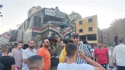 أحد مصابي قطاري الشرقية يروي تفاصيل اللحظات الأولى للحادث (فيديو وصور)