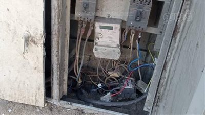 رئيس مدينة الأقصر: تغطية كشك كهرباء مفتوح أمام مدرسة وادي الملكات الابتدائية