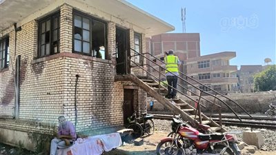 شاهد على حادث الشرقية: عامل التحويلة شغال من 28 سنة ولم يخطئ مرة واحدة (صور)