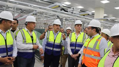 وزير قطاع الأعمال: شركة غزل المحلة من أكبر القلاع الصناعية في مصر (صور) 