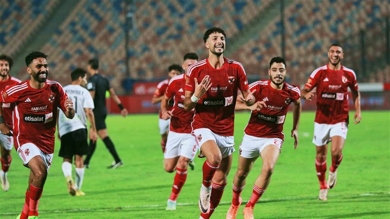 فريق الكرة بالأهلي،فيتو