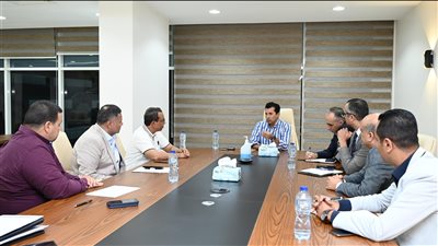 لبحث زيادة الموارد، أشرف صبحي يلتقي رؤساء أندية الإسماعيلي والمنصورة ومنتخب السويس