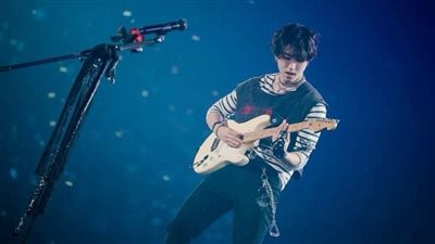 عضو فرقة ستراي كيدز يطرح أغنية جديدة في عيد ميلاده (فيديو)