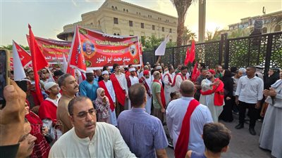 بالأناشيد والابتهالات، وصول موكب الطرق الصوفية إلى مسجد الحسين ( فيديو وصور )