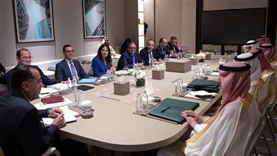 رئيس الوزراء يلتقي وزير المالية السعودي لبحث عدد من ملفات الشراكة 