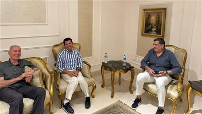 وزير الرياضة يتدخل لحل أزمة الاستقالات داخل اتحاد اليد