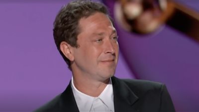 جوائز الإيمي، إيبون موس باتراش يفوز بجائزة أفضل ممثل مساعد في مسلسل كوميدي