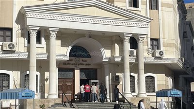 أسرة أحمد فتوح تصل جنايات مطروح قبل جلسة محاكمته (فيديو)