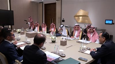 مدبولي يبحث مع وزير الصناعة والثروة المعدنية السعودي سبل التعاون بين البلدين