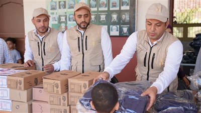 قطار «بيت الزكاة» يصل المنوفية ودمياط والدقهلية لتوزيع حقائب مدرسية على الطلاب الأيتام