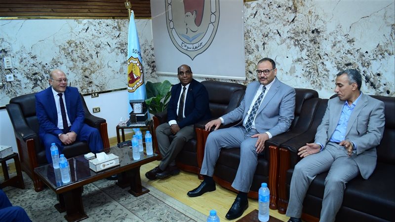 جانب من الزيارة