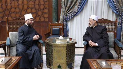 الأزهري مهنئًا الطيب بعيد ميلاده: نموذج مشرف للقيادة الدينية الحكيمة