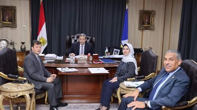 محافظ دمياط يستأنف مقابلات المتقدمين لوظائف رؤساء وحدات محلية ونواب