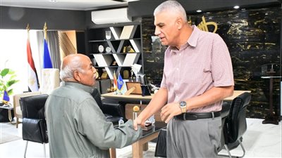 إحالة واقعة سقوط سيارة ملاكى بأسوان داخل حفرة للنيابة العامة 