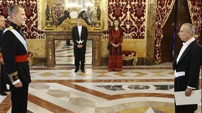 عدالة السماء تهبط على أرض مدريد، ملك إسبانيا يتسلم أوراق اعتماد أول سفير فلسطينى