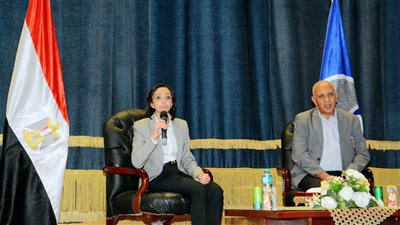 محافظ البحيرة تشهد فعاليات مبادرة 