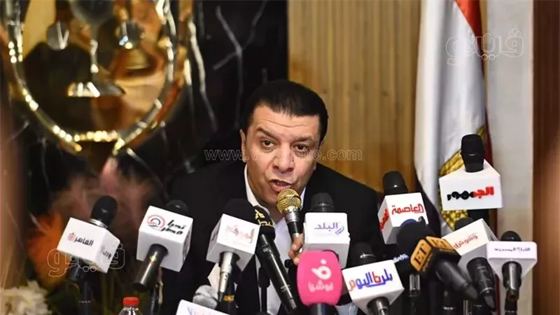 مصطفي كامل 