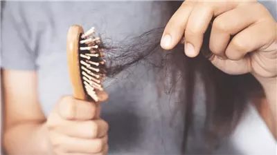 وصفة طبيعية بمكونات بسيطة لعلاج مشاكل الشعر 