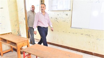 محافظ أسيوط يشدد على فصل منطقة الإنشاءات بمدرسة عزبة سرور عن الفناء لسلامة التلاميذ
